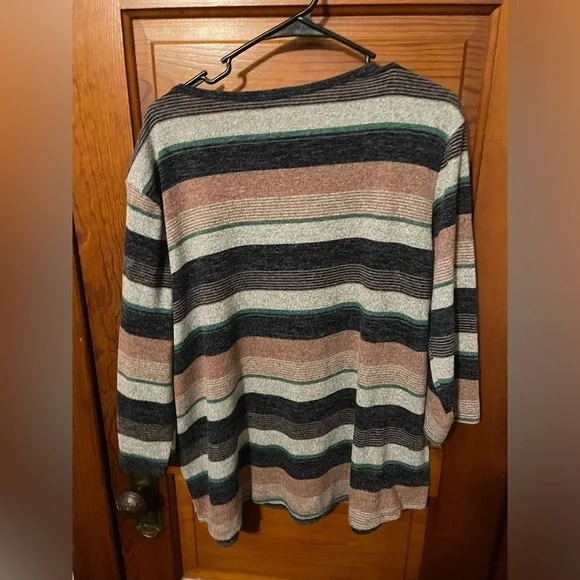 Tutta Bella Maternity Plus Size Top *make offers* - Picture 2 of 8